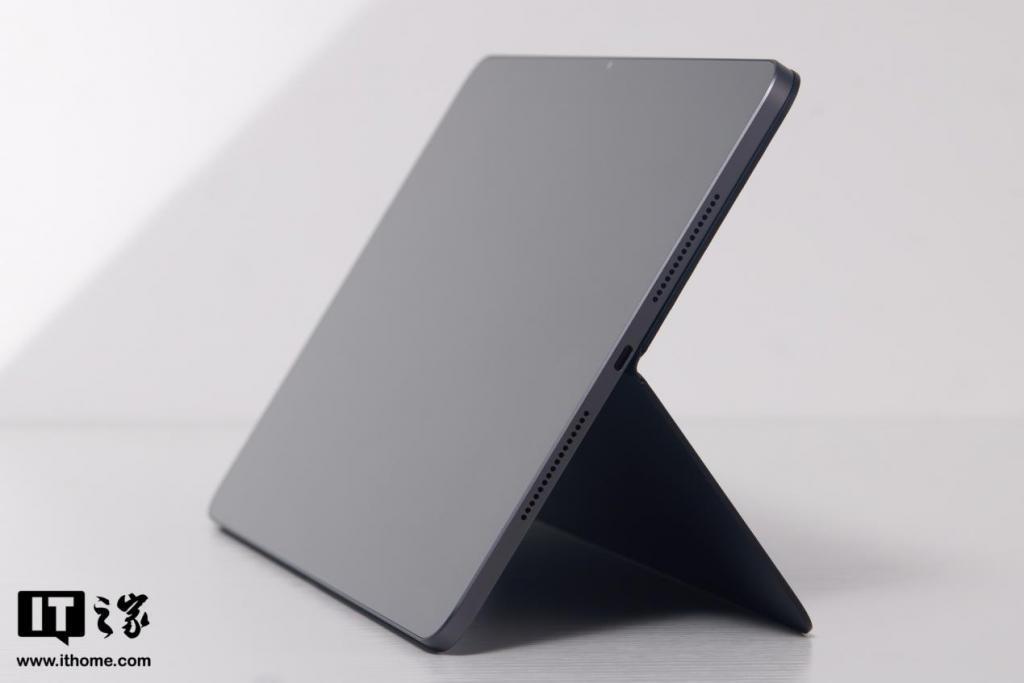 小米平板 6 Max 14 图赏：史无前例的 14 英寸浩瀚巨屏