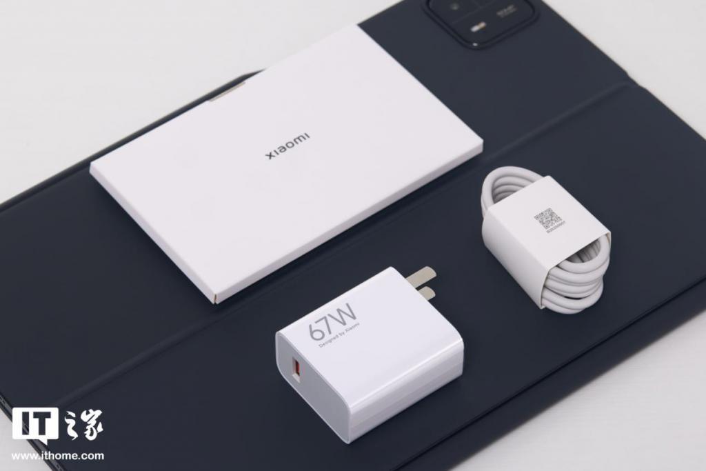 小米平板 6 Max 14 图赏：史无前例的 14 英寸浩瀚巨屏