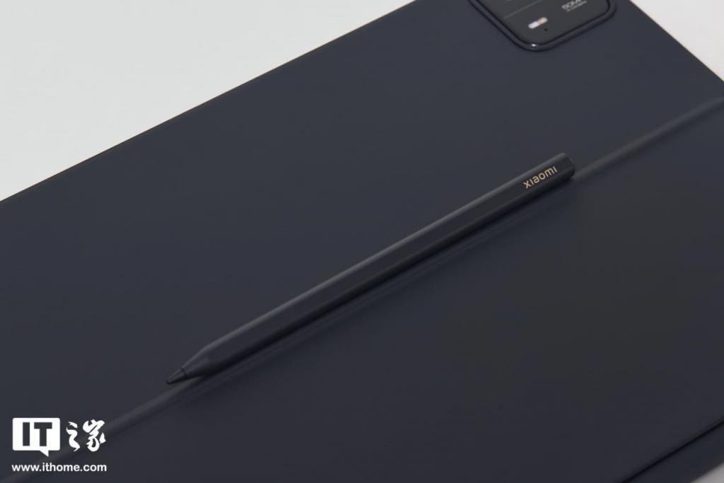 小米平板 6 Max 14 图赏：史无前例的 14 英寸浩瀚巨屏