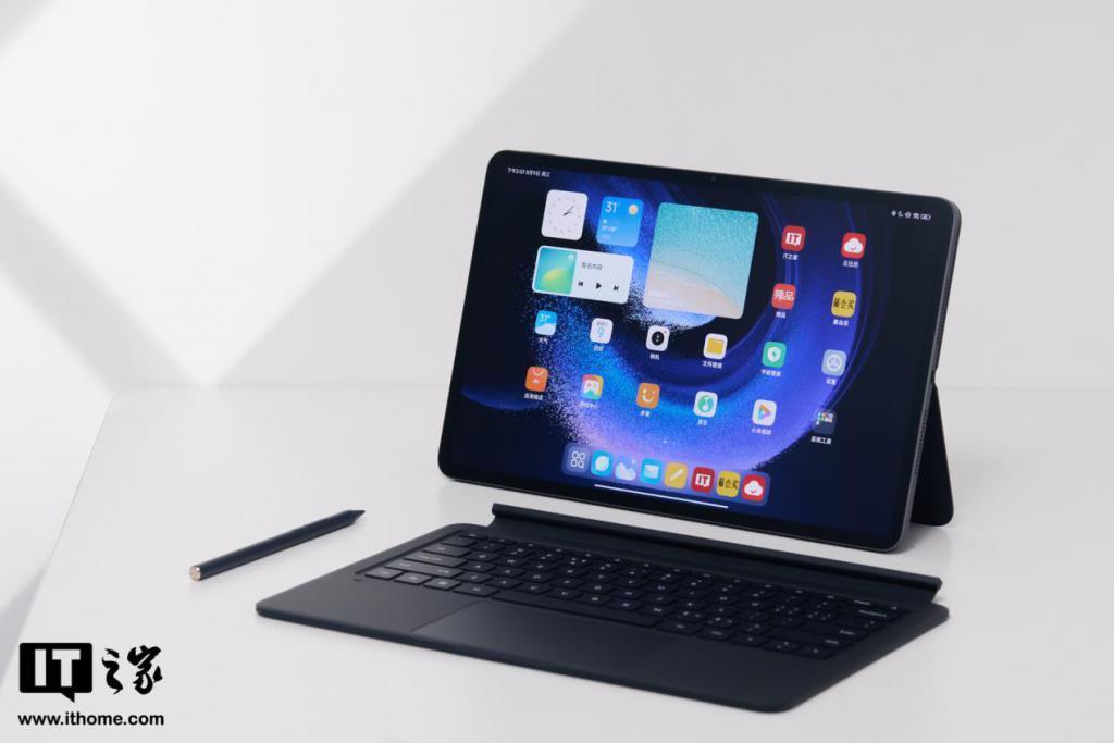 小米平板 6 Max 14 图赏：史无前例的 14 英寸浩瀚巨屏