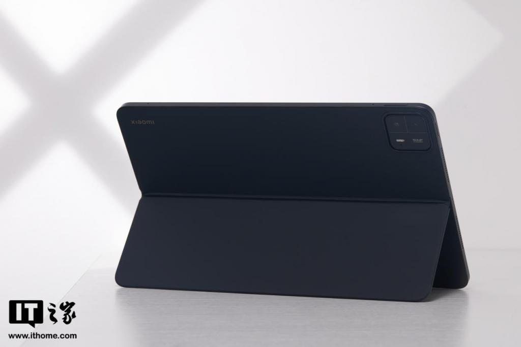 小米平板 6 Max 14 图赏：史无前例的 14 英寸浩瀚巨屏