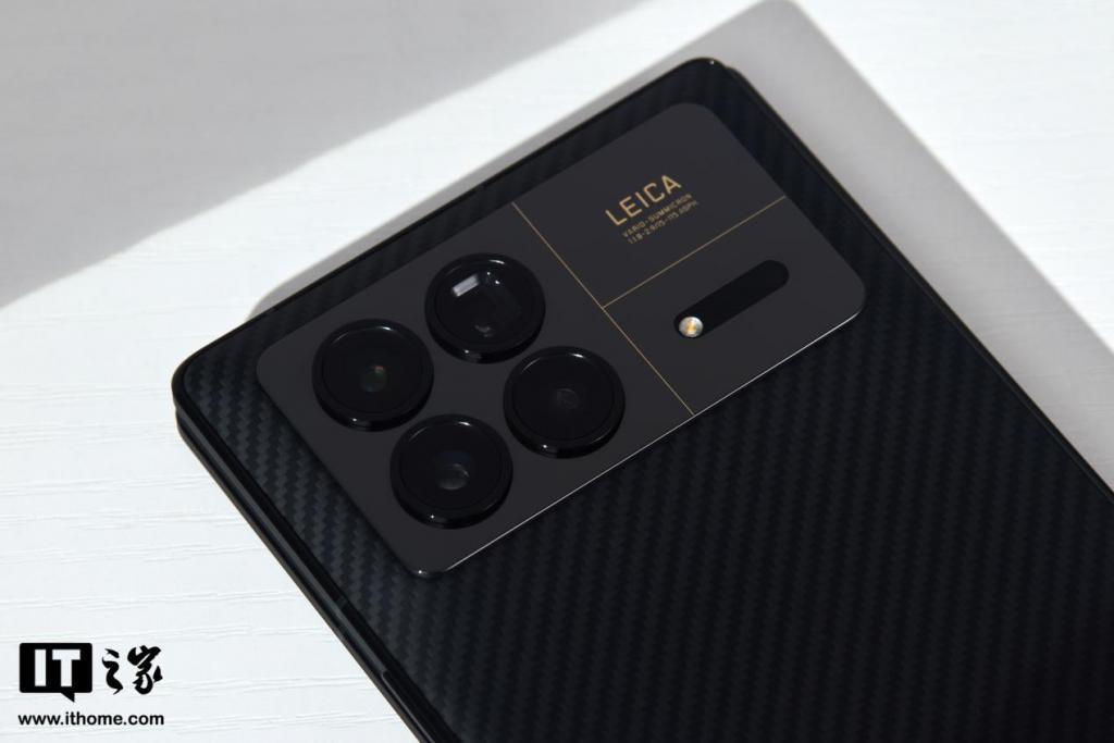 小米 MIX Fold 3 龙鳞纤维版礼盒图赏：轻薄简约，商务格调