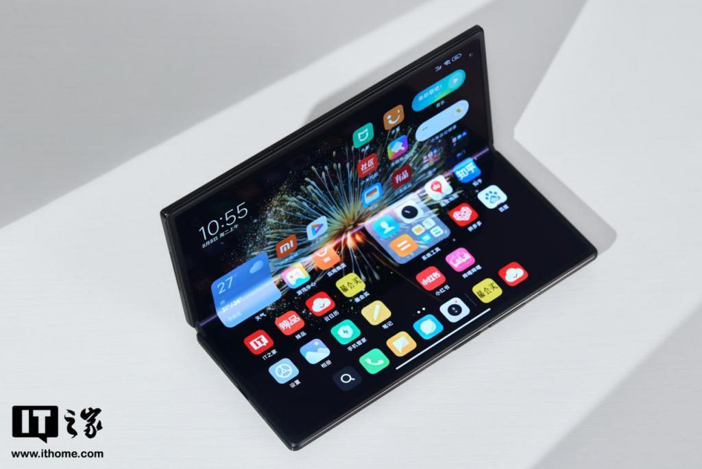 小米 MIX Fold 3 龙鳞纤维版礼盒图赏：轻薄简约，商务格调