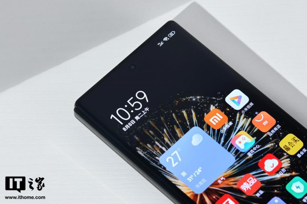 小米 MIX Fold 3 龙鳞纤维版礼盒图赏：轻薄简约，商务格调