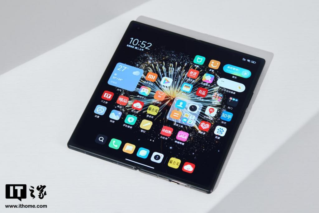 小米 MIX Fold 3 龙鳞纤维版礼盒图赏：轻薄简约，商务格调