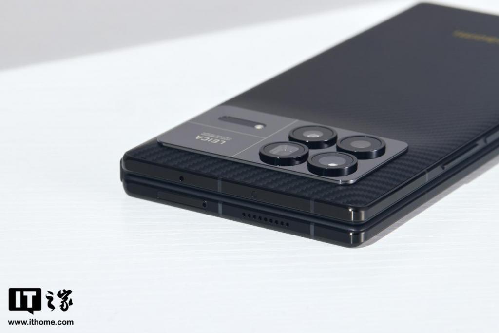 小米 MIX Fold 3 龙鳞纤维版礼盒图赏：轻薄简约，商务格调