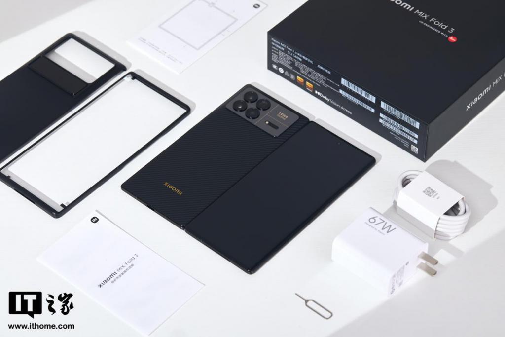 小米 MIX Fold 3 龙鳞纤维版礼盒图赏：轻薄简约，商务格调