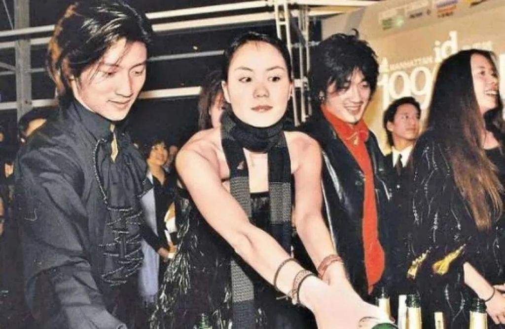 刺激，星二代和天后的瓜！