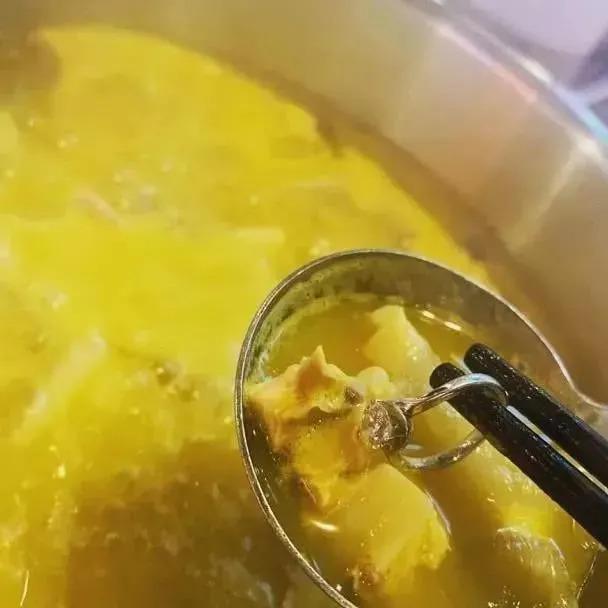 还真复合了？因脚踏两船分手，今死缠烂打女方终回头！