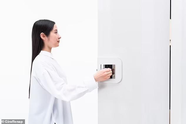 日本公司研发出午休舱，可让员工直立睡觉