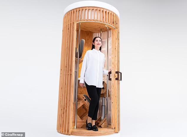 日本公司研发出午休舱，可让员工直立睡觉