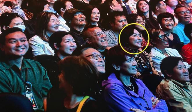 张学友演唱会或暂停，摔倒后病情加重，粉丝反应令人心寒
