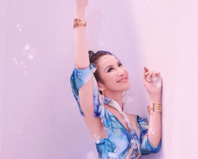 李玟生前患癌仍坚持录好声音，曾现场发飙质问导演