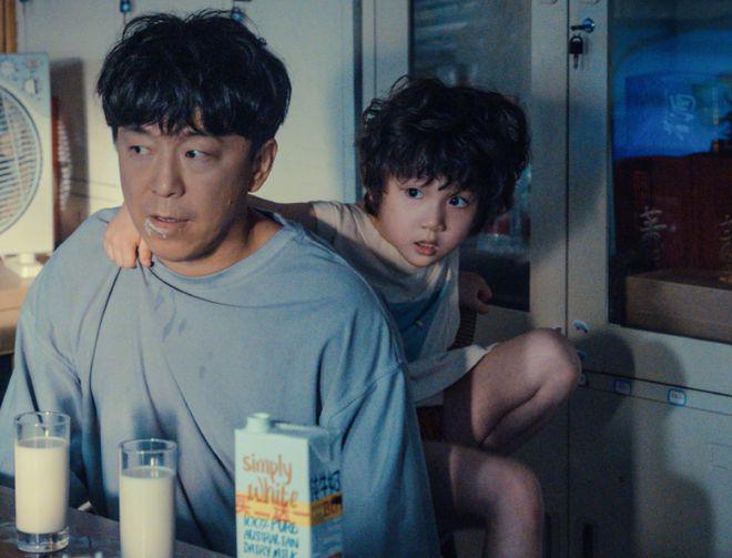 黄渤罕见谈女儿：不鸡娃、只陪玩，但又害怕耽误孩子成长