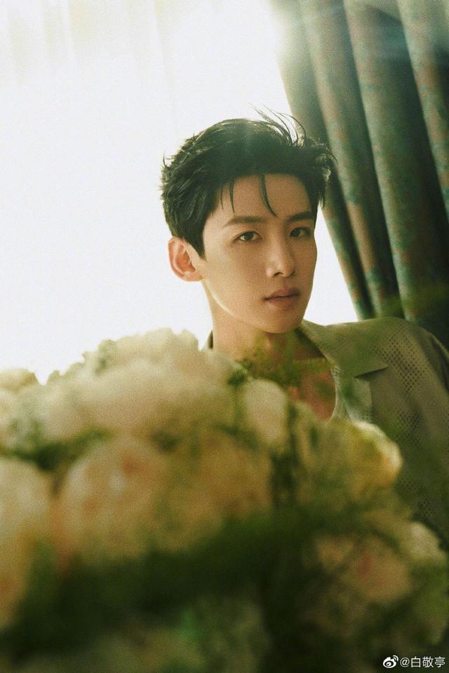 白敬亭向灾区捐赠物资 中国乡村发展基金会发博感谢