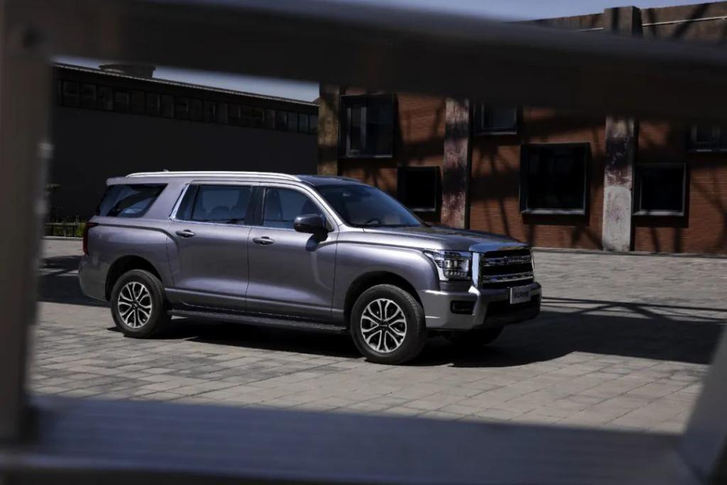 全新哈弗 H5 车型 8 月 21 日上市，定位大型全用途硬派 SUV