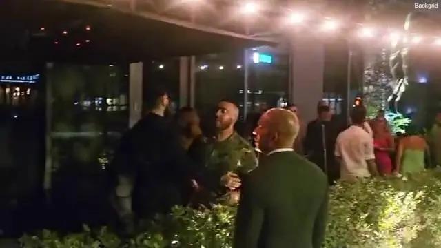 梅西小贝聚会现场发生冲突，男子被打得满脸血，小七速离场