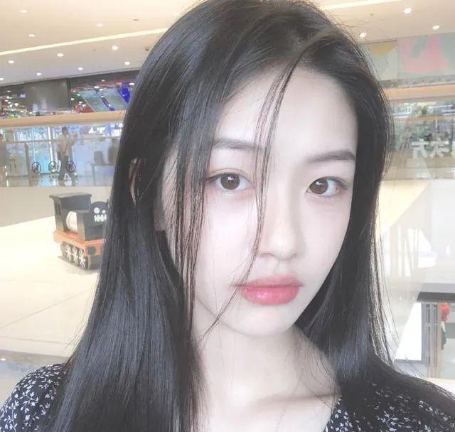 庄达菲资源压李庚希？第五代京圈公主，也要分个三六九等