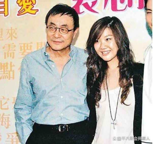 36岁郑欣宜“孤独”人生，妈妈早逝爸爸另娶，被抑郁症折磨
