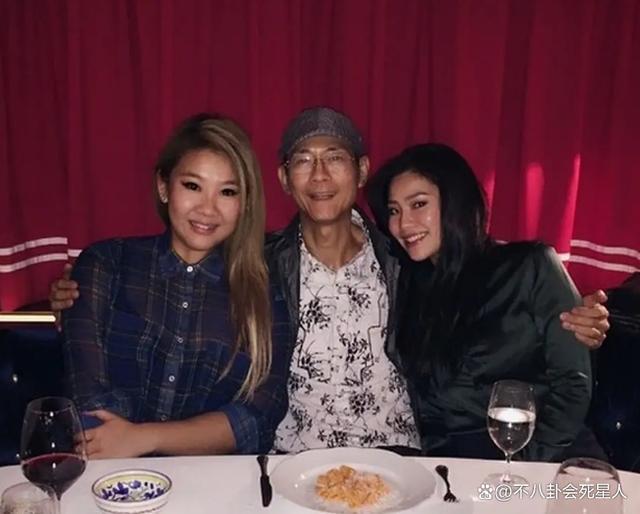 36岁郑欣宜“孤独”人生，妈妈早逝爸爸另娶，被抑郁症折磨