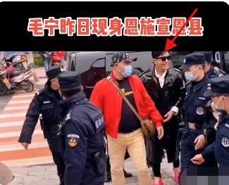 8次上春晚，被捕入狱，今54岁无人问津，可惜了