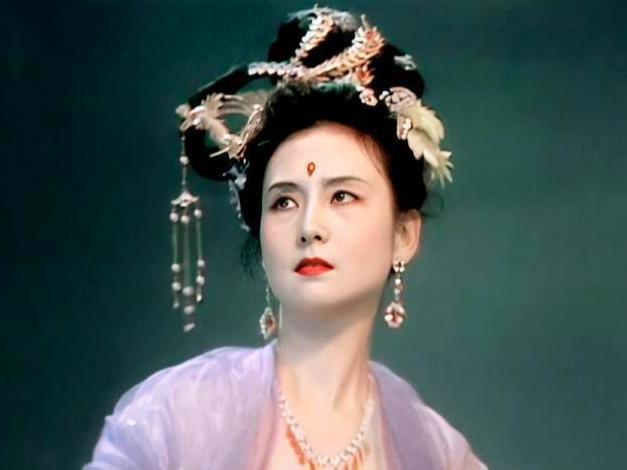 她这是彻底摆烂了?