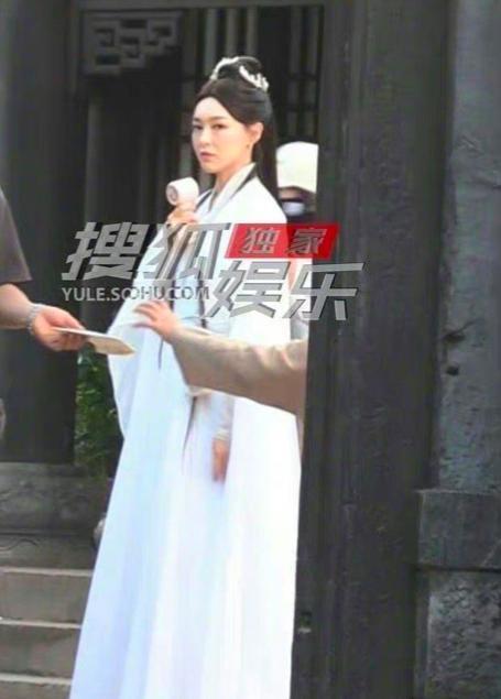 她这是彻底摆烂了?