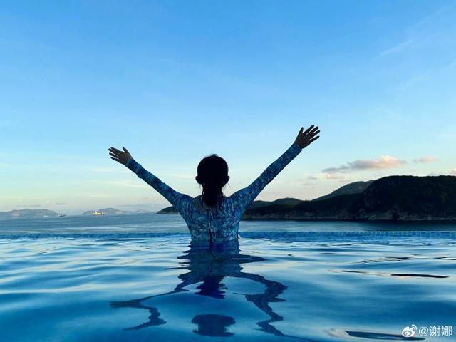 谢娜带孩子们到香港海洋公园游玩 晒照感谢王祖蓝的安排