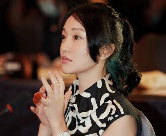 周迅：谈过7段感情，离过一次婚，她到底追求什么