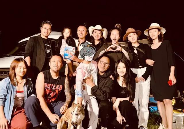 汪峰带女儿为爱徒庆生，女方老公刚去世两月太心酸