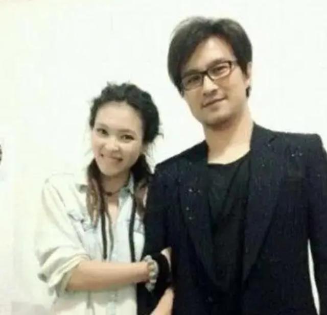 汪峰带女儿为爱徒庆生，女方老公刚去世两月太心酸