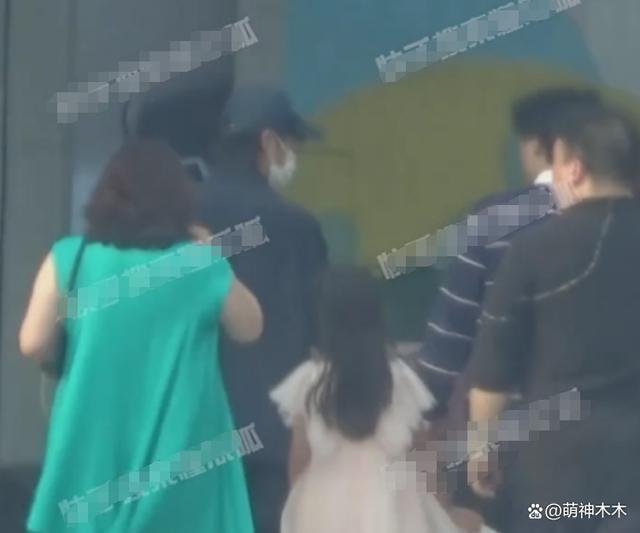 陈坤发文否认有俩儿子，称是亲戚的孩子，狗仔也帮忙澄清