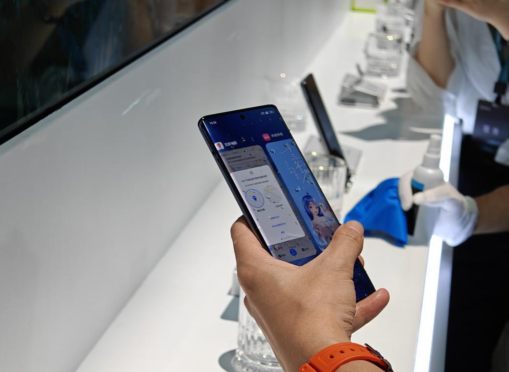 一加Ace 2 Pro强势杀入，中端市场乱成一锅粥