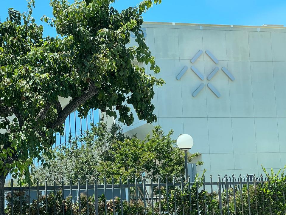 贾跃亭接受采访答一辆新车交付得历经多少苦难