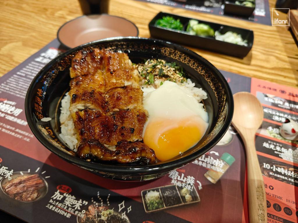 一加 Ace 2 Pro 体验：2999 元起售，内存比电脑还大的真香性能旗舰