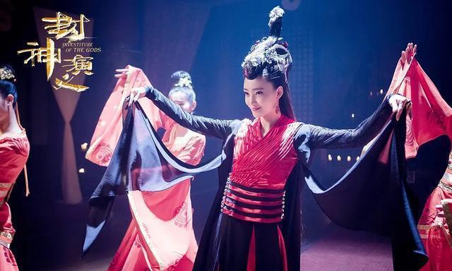 同样演苏妲己，娜然和王丽坤对比，差别就出来了