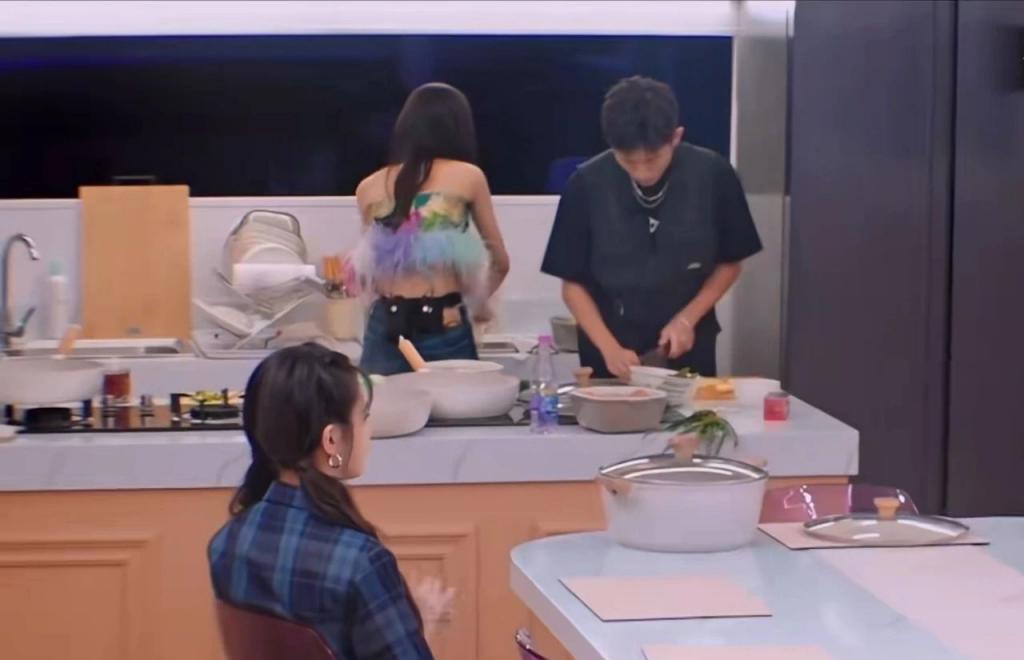 不得不说，这导演阅片量挺广的