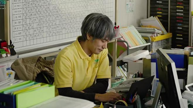 护工毒杀42名老人，这片子看得我一身冷汗