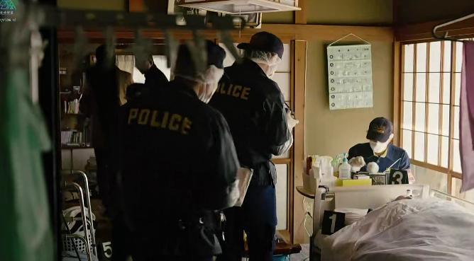 护工毒杀42名老人，这片子看得我一身冷汗