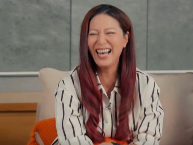 47岁滕丽名秀恩爱！谈与富商老公相恋，赞对方情绪稳定