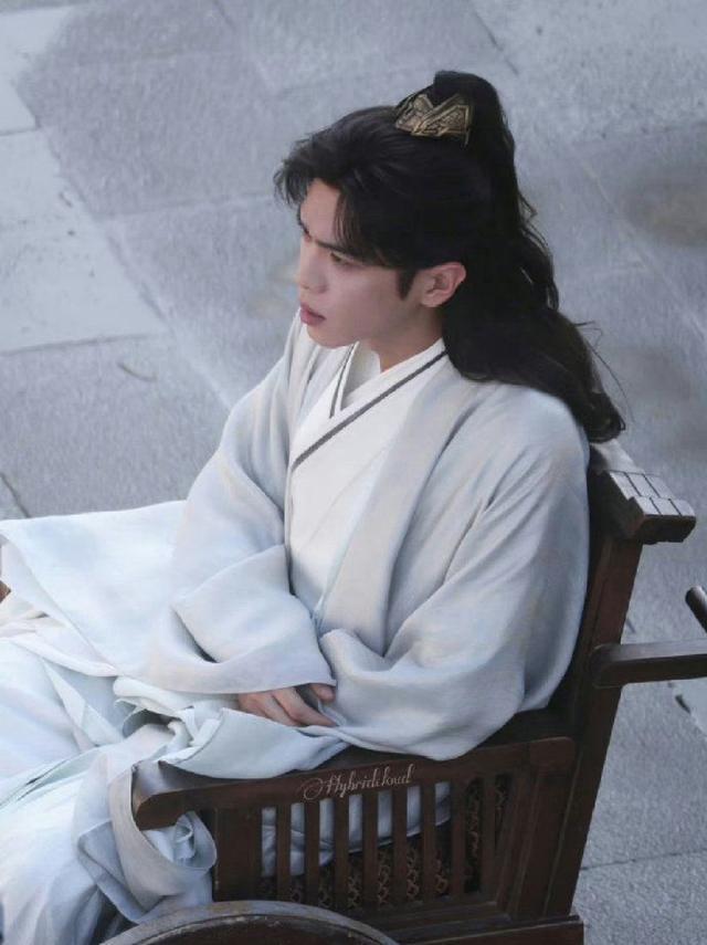 张若昀《庆余年2》新路透 范闲坐陈萍萍同款轮椅霸气十足