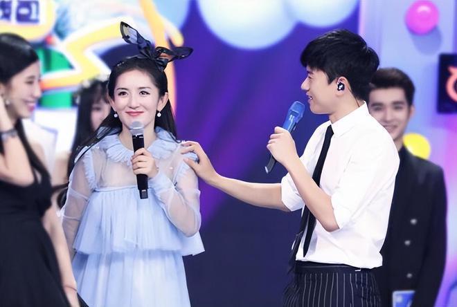 谢娜张杰一家游香港感谢王祖蓝安排 网友:给钱了吗