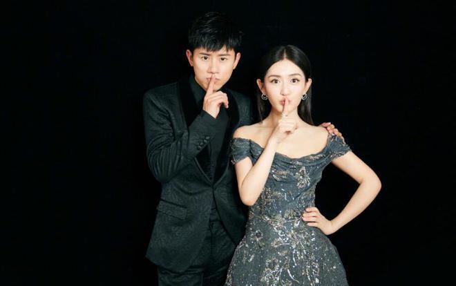 谢娜张杰一家游香港感谢王祖蓝安排 网友:给钱了吗