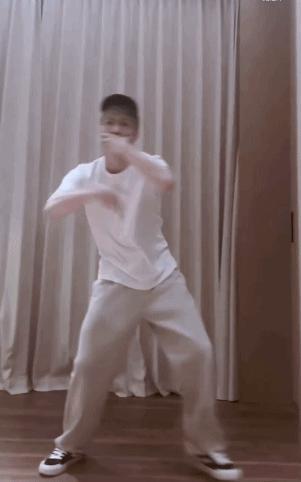 《孤注一掷》票房超《封神》！张艺兴跳鬼畜舞庆祝