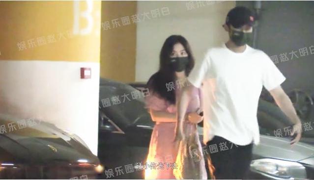 张含韵佟梦实一起看电影 气氛融洽感情稳定