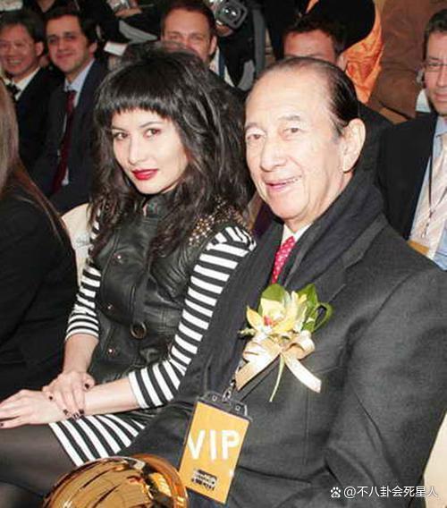 赌王最爱的叛逆女儿，一脱成名气坏四太，却做到挚爱情深