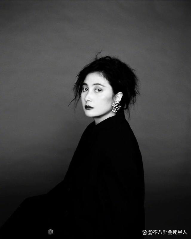 赌王最爱的叛逆女儿，一脱成名气坏四太，却做到挚爱情深