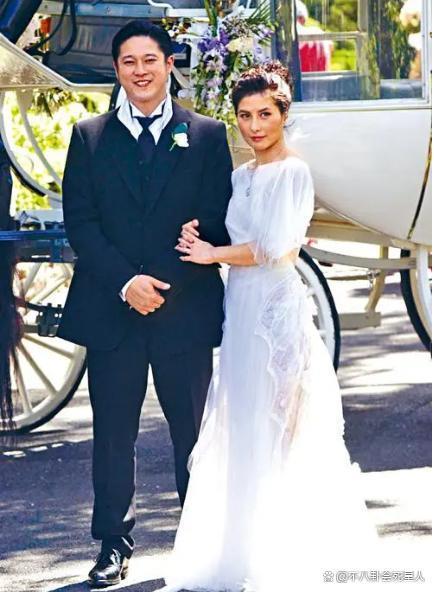 赌王最爱的叛逆女儿，一脱成名气坏四太，却做到挚爱情深