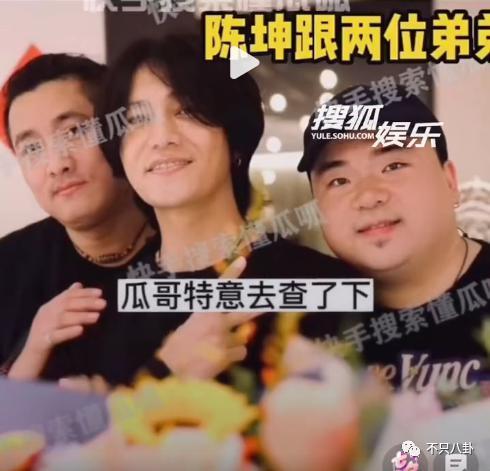 火速否认结婚生子！但他至今都没回应过另一个未解之谜啊……