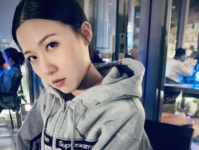 王晶女儿退出TVB，8年星途平平，往后将继续追寻梦想